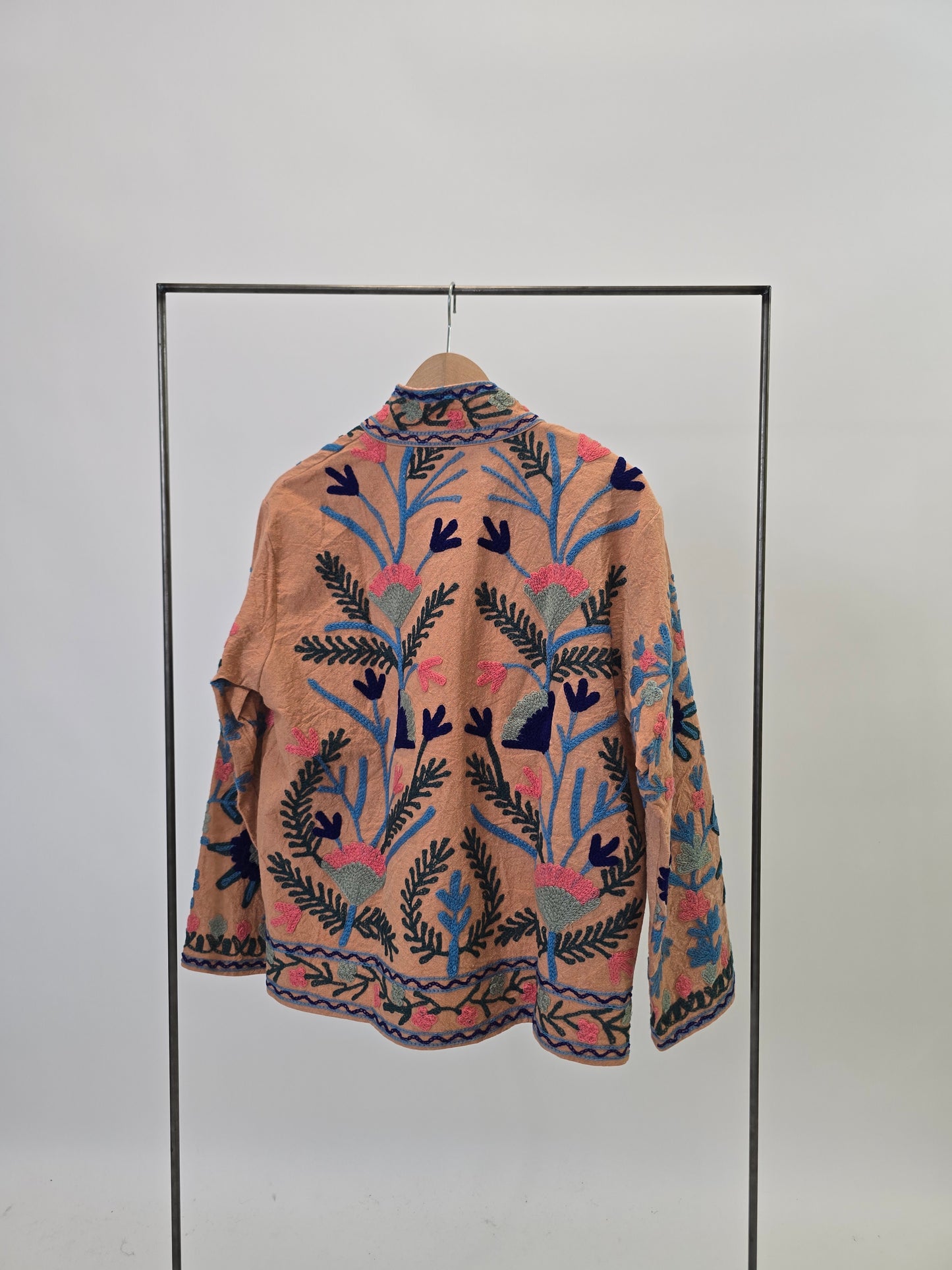 Suzani in cotone ricamato