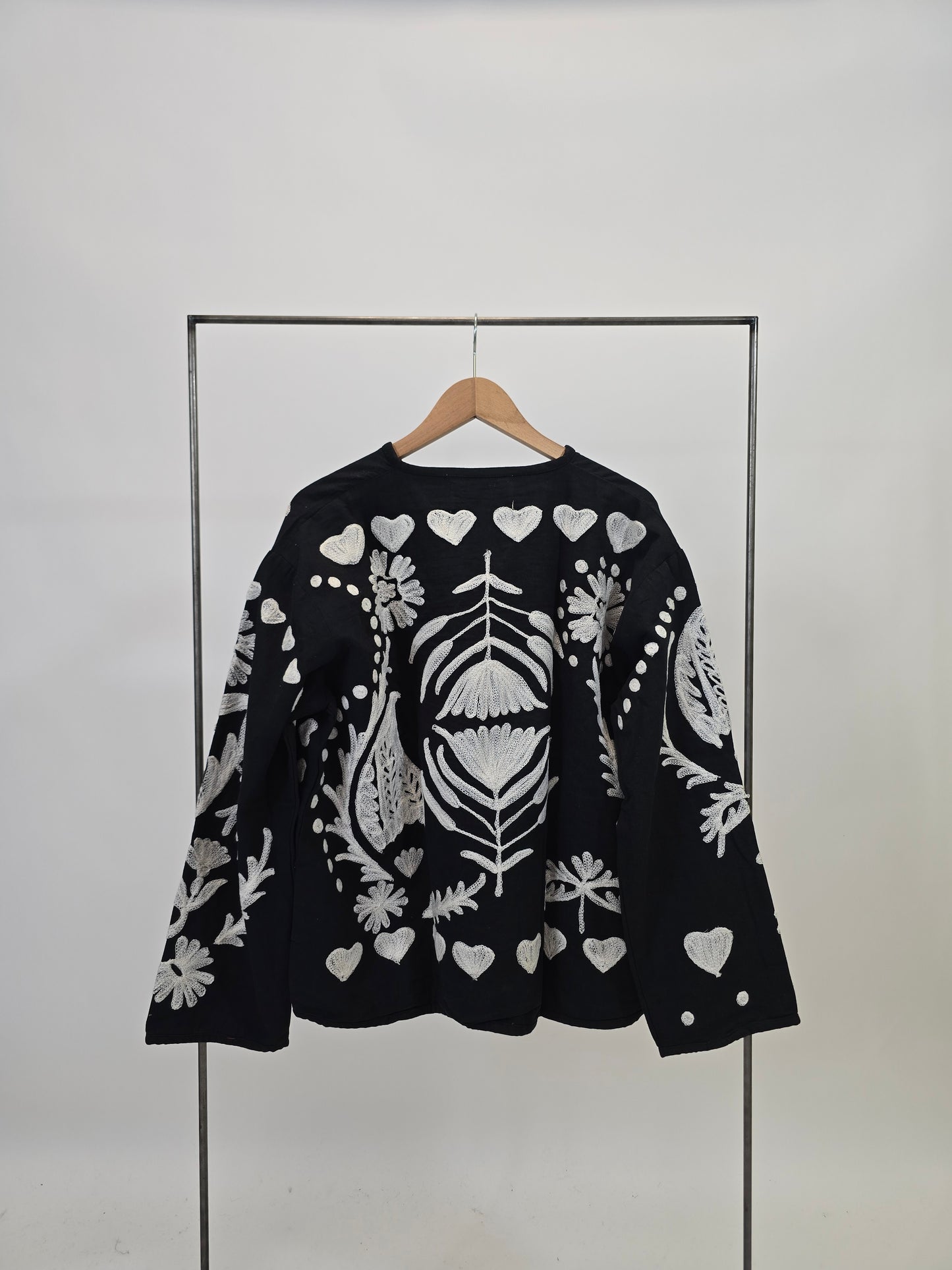 Suzani in cotone ricamato