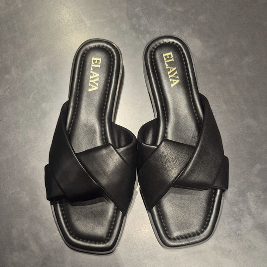 Ciabatta in pelle intrecciata nera