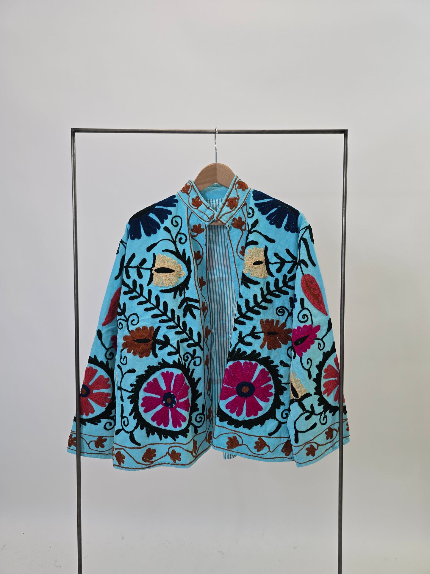 Suzani in cotone ricamato