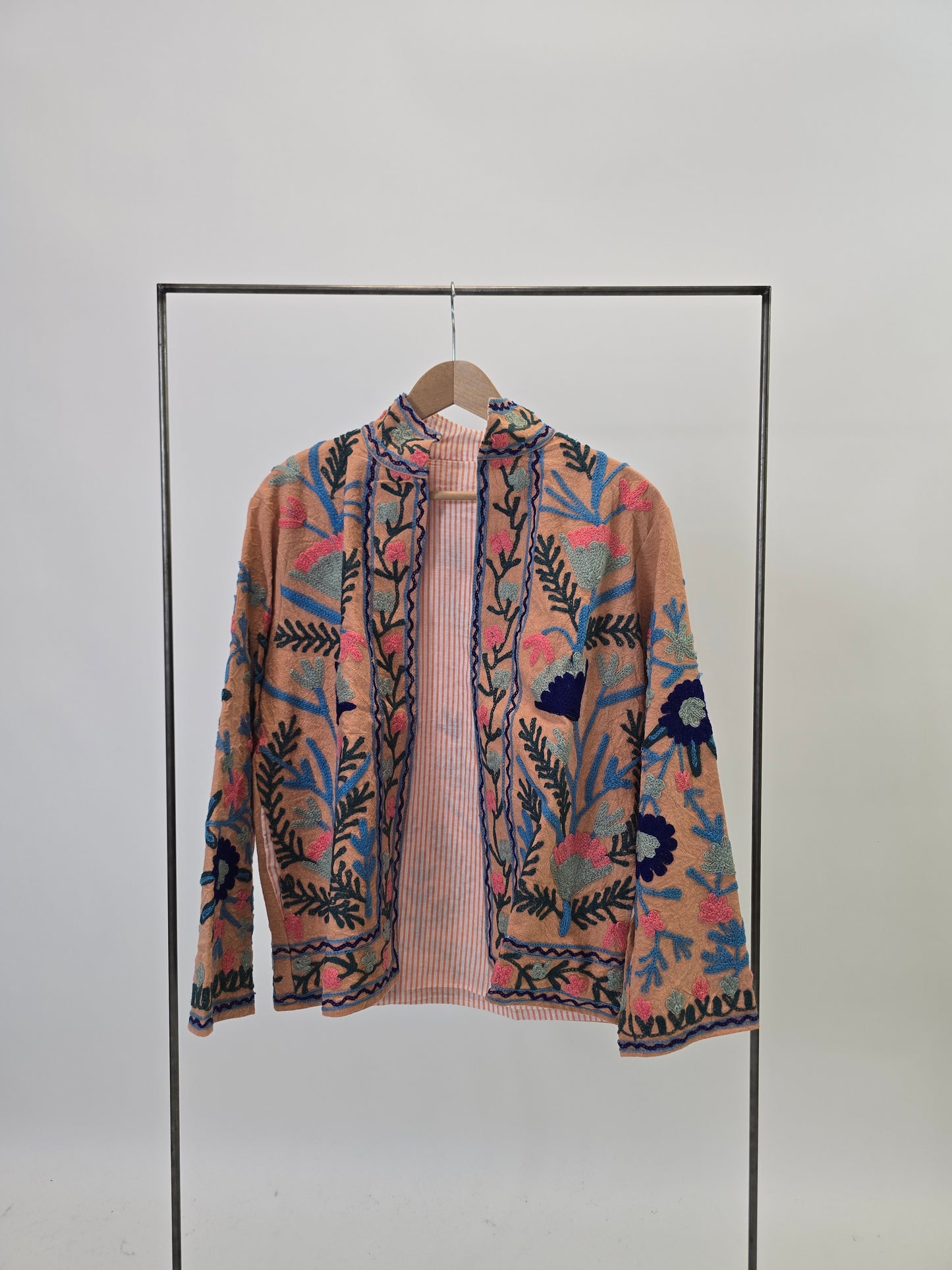 Suzani in cotone ricamato