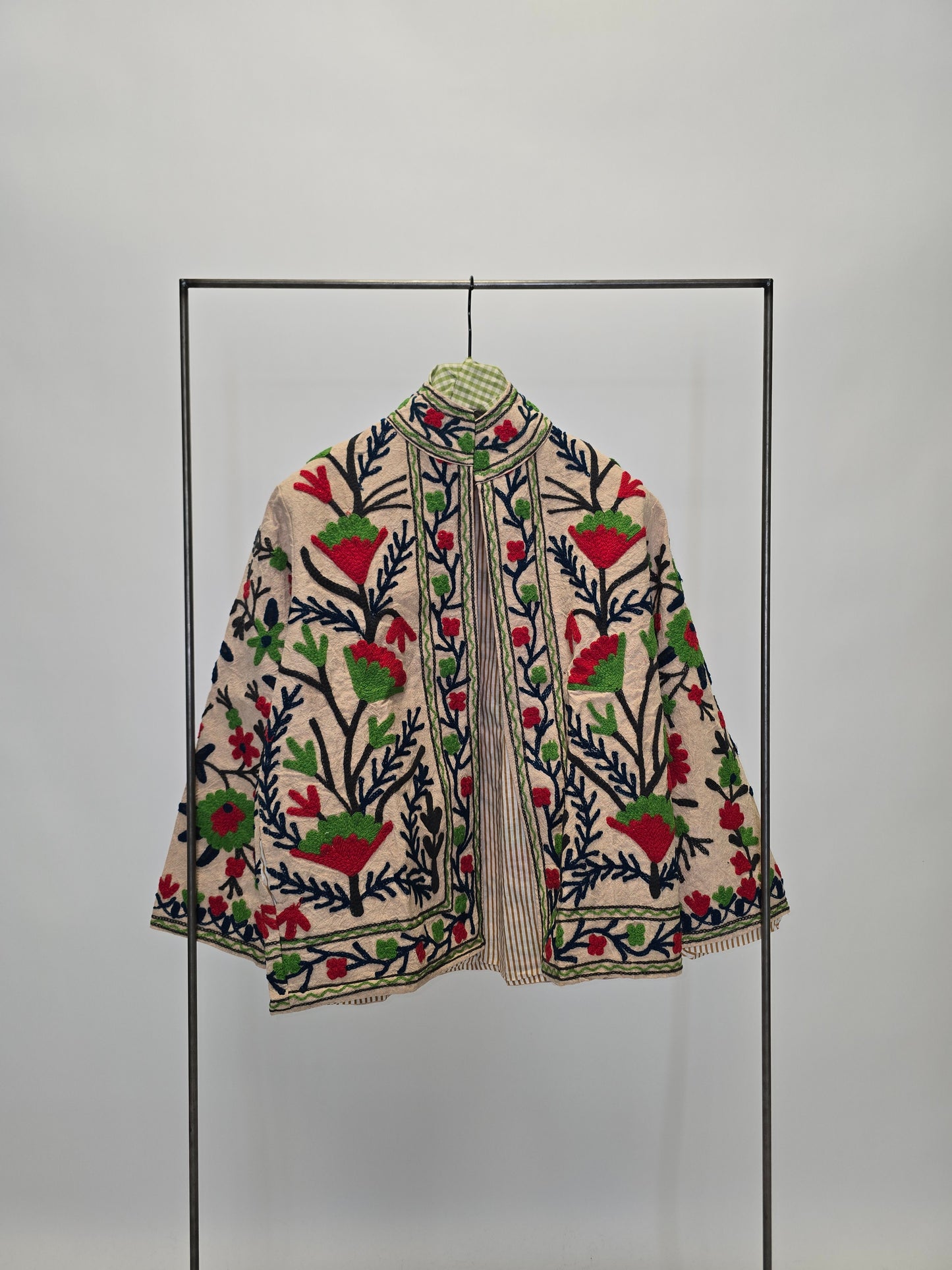 Suzani in cotone ricamato