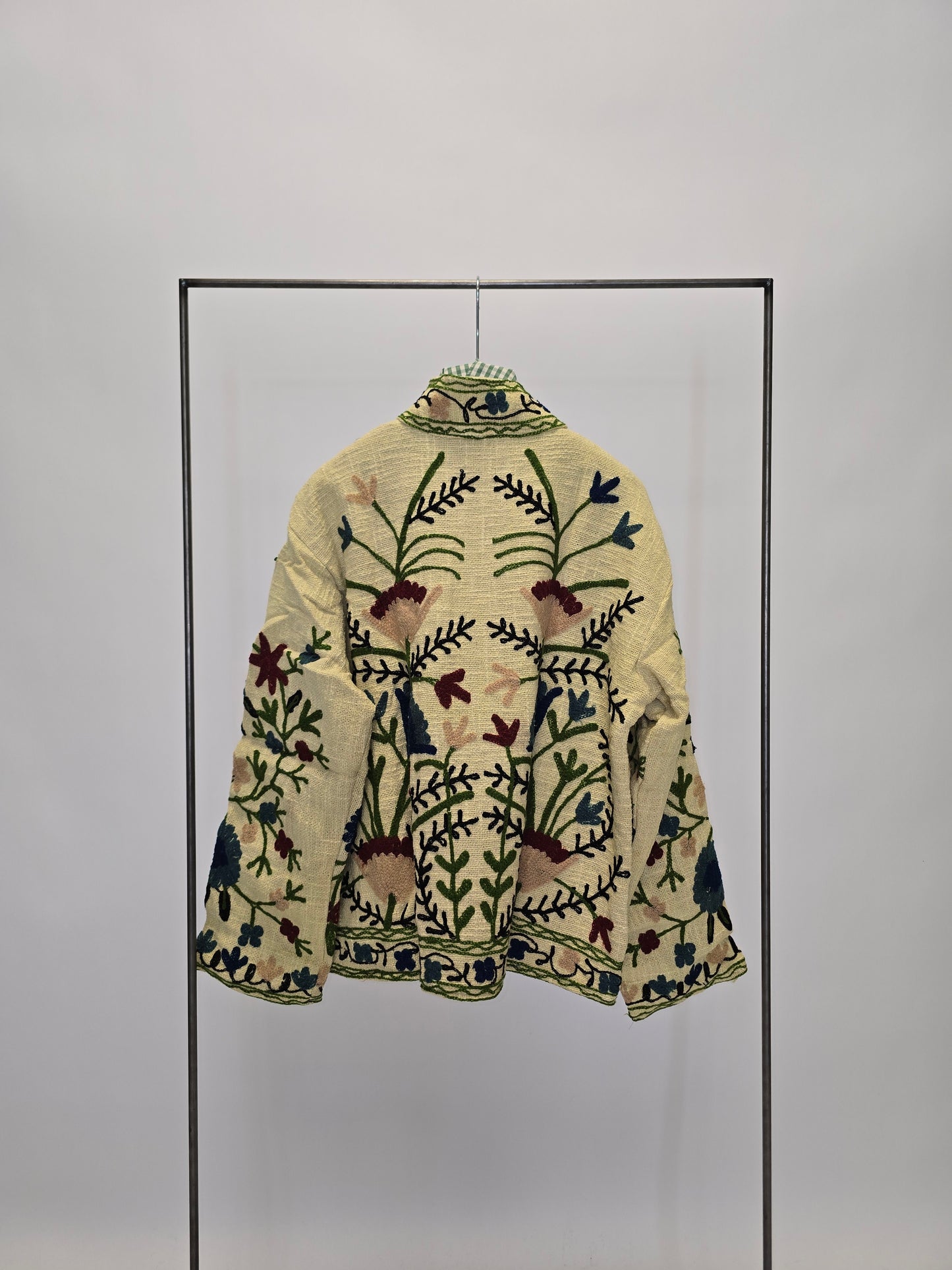 Suzani in cotone ricamato