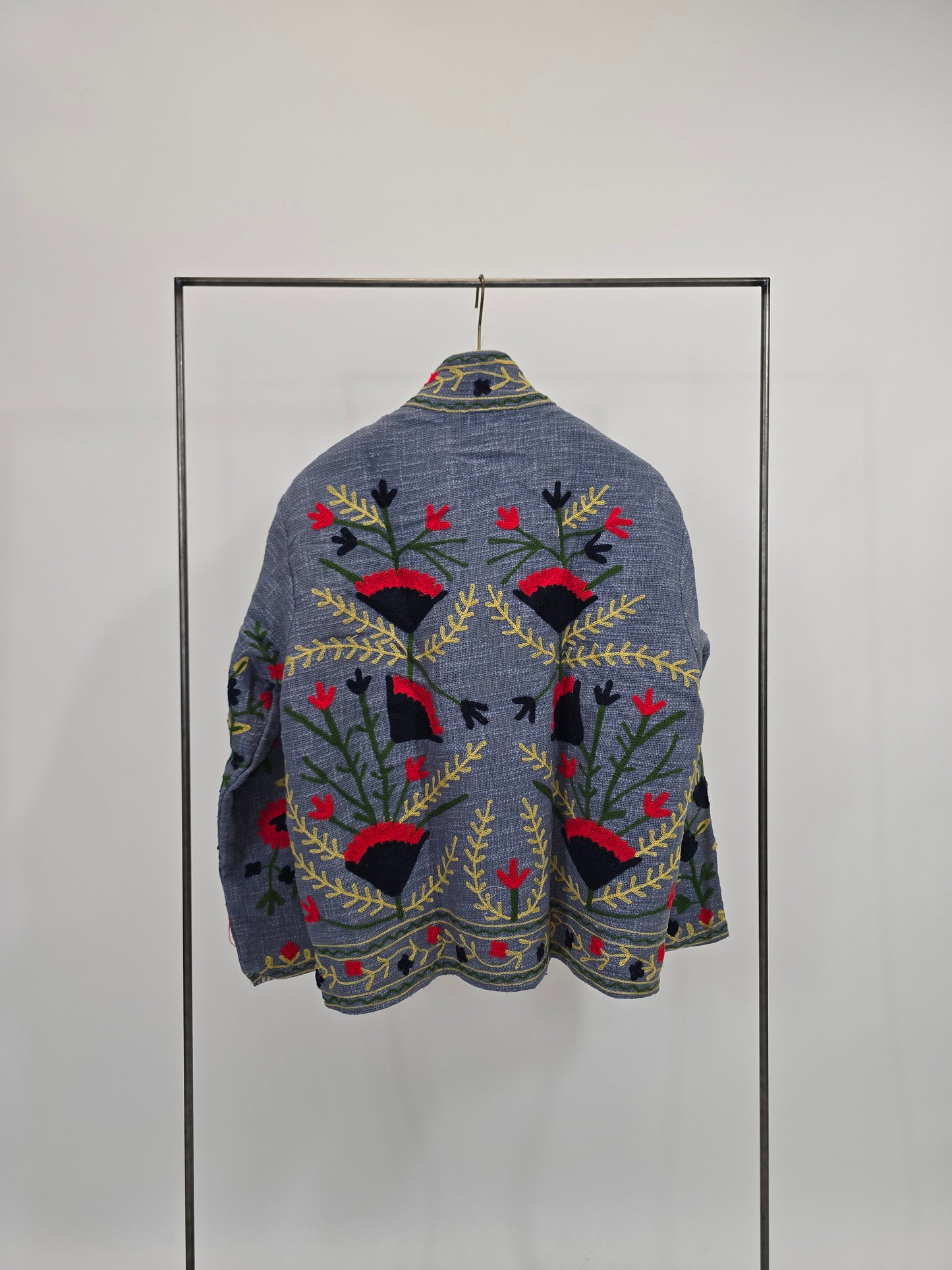 Suzani in cotone ricamato