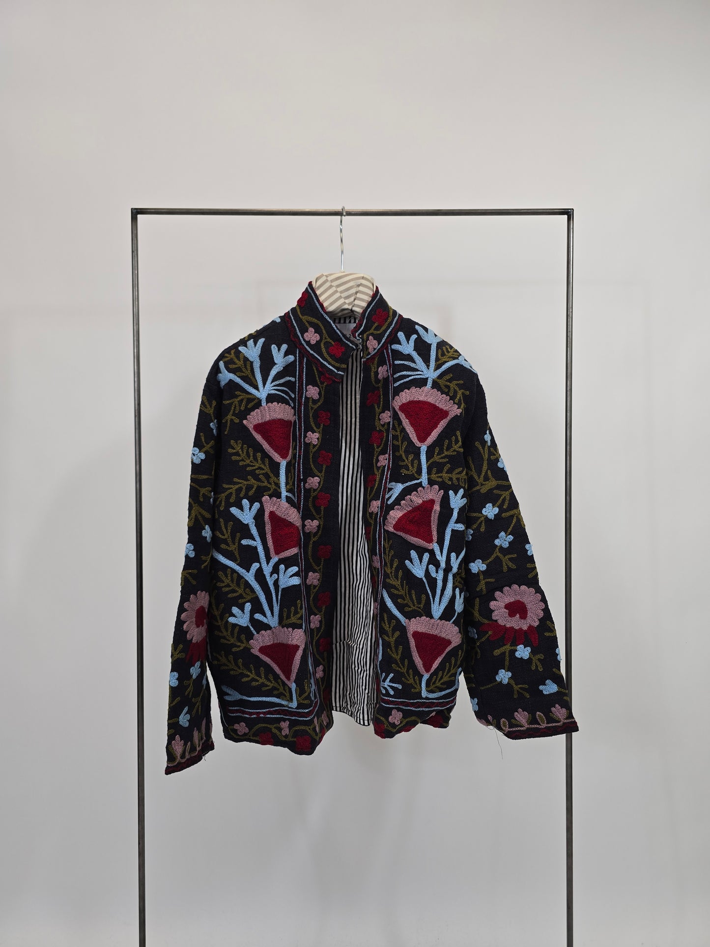 Suzani in cotone ricamato
