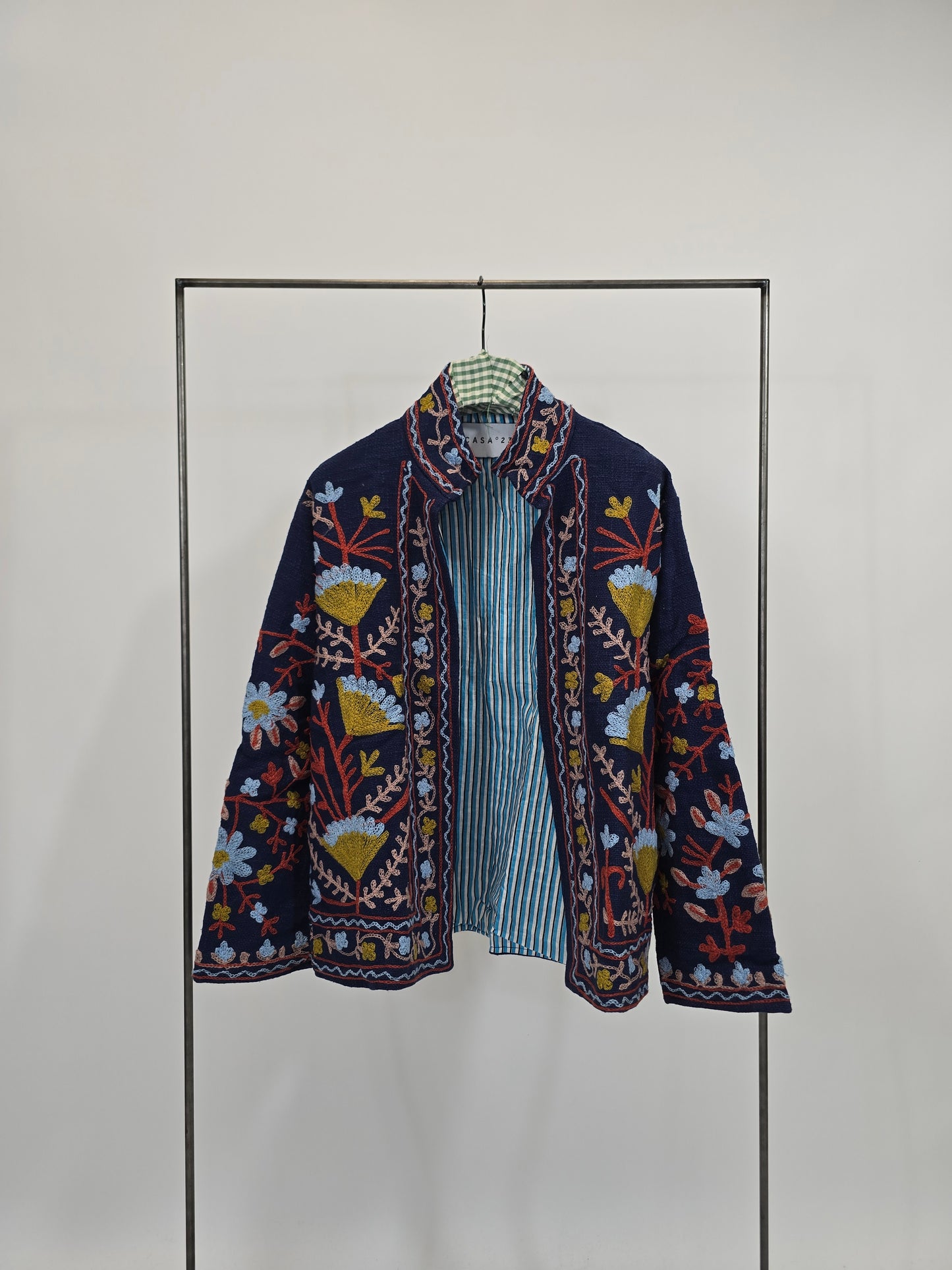 Suzani in cotone ricamato