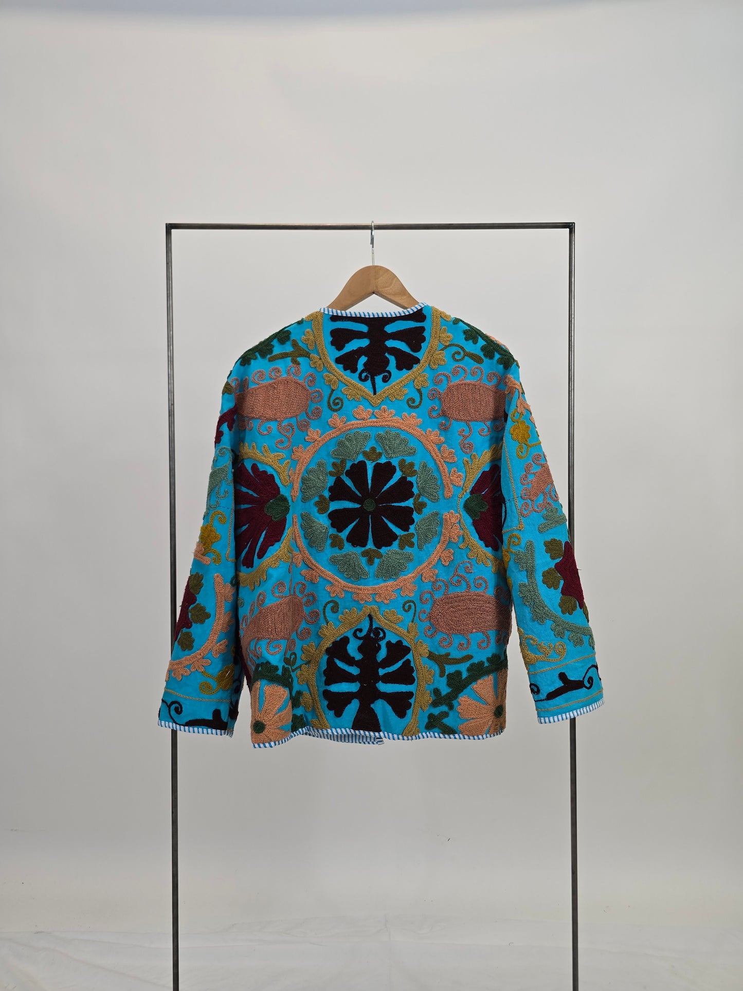 Suzani in cotone ricamato