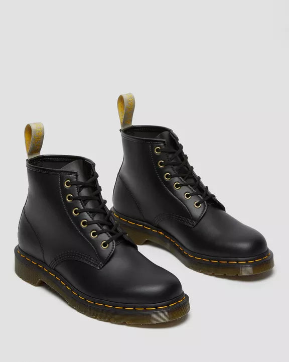 Dr Martens Felix rub off vegan