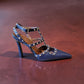 Scarpa a T borchie blu