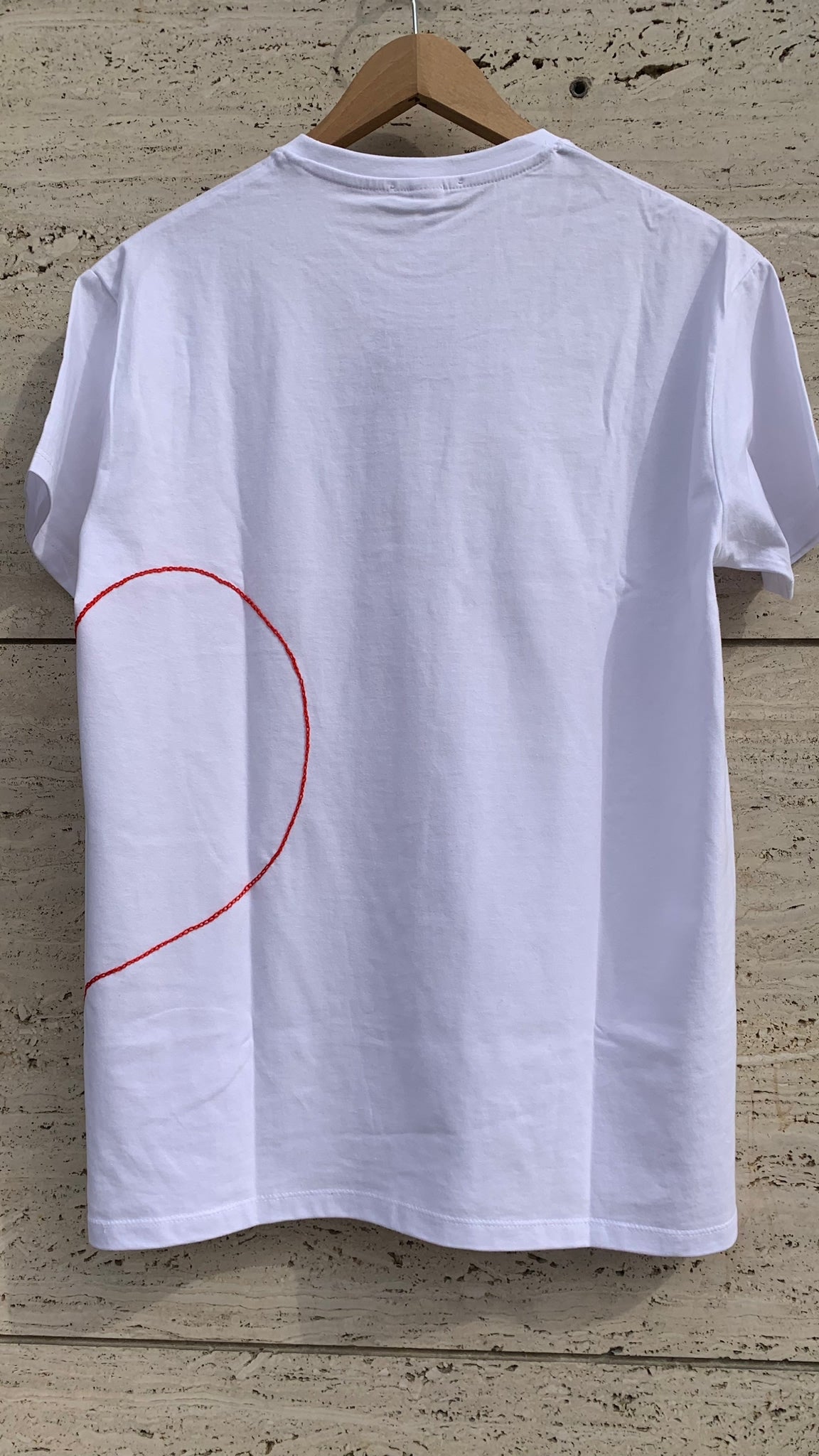 T-SHIRT RICAMATA CUORE